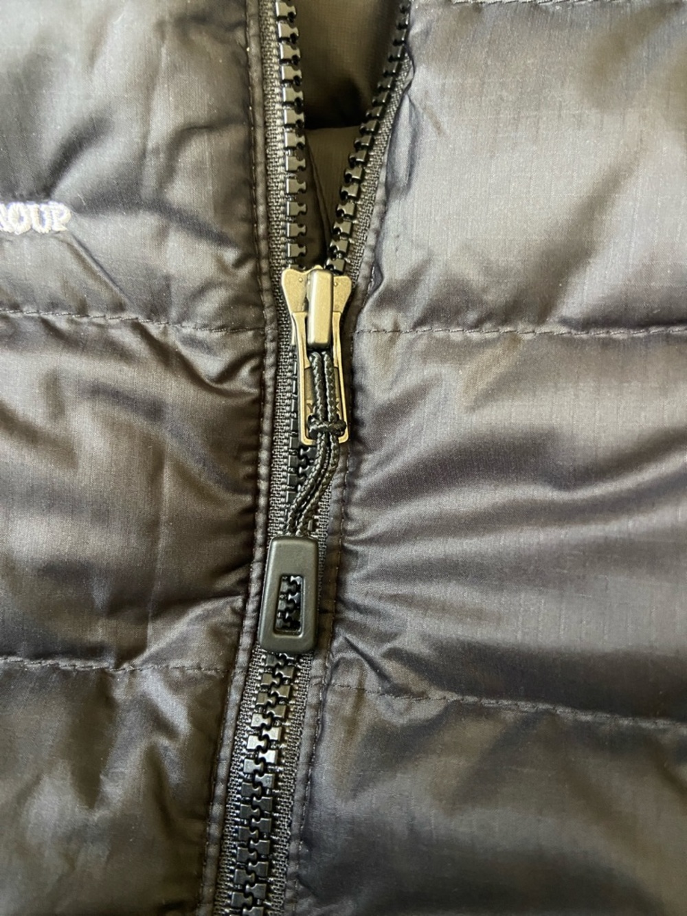 Patagonia Women’s Black Quilted Down Vest with BCG Embroidery NWOT - Picture 7 of 7